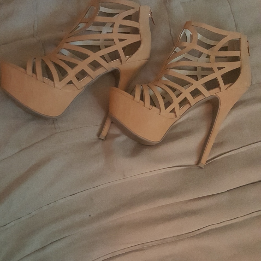 Shoe - Picture 6 of 7